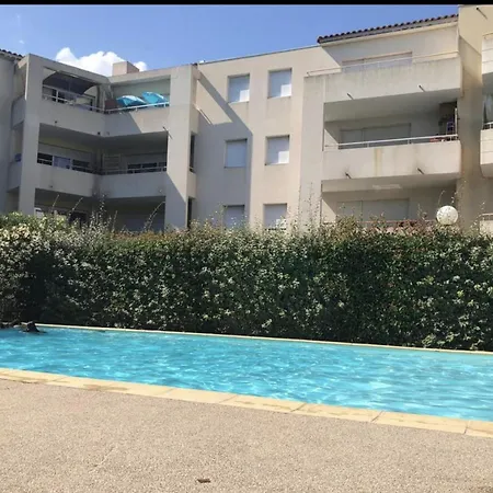Le Cocon D'argent, Terrace And Pool